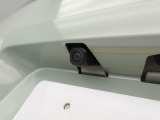 【バックモニター】駐車時に後方がリアルタイム映像で確認できます。大型商業施設や立体駐車場での駐車時や、夜間のバック時に大活躍!運転スキルに関わらず、今や必須となった装備のひとつです!