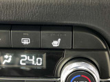 ステアリングヒーター、運転席と助手席にはシートヒーターがついておりますので、冬場でも快適にお過ごしいただけます。