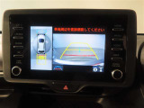 バック時の運転をサポートするバックガイドモニター&パノラミックビューモニター付
