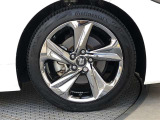 純正18インチアルミ!タイヤサイズは225/45R18です