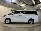 両側パワースライドドア付きだから、狭い駐車スペースなどでの 乗り降りラクラク!小さなお子さまのいるご家庭には嬉しい装備。