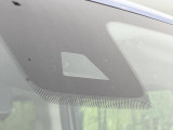 【三菱e-Assist】走行中に前方の車両等を認識し、衝突しそうな時は警報とブレーキで衝突回避と被害軽減をアシスト。より安全にドライブをお楽しみいただけます。