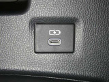 【充電用USB端子】デバイスの充電に便利です。※実際の接続端子は写真で確認or店舗までご気軽にお問合せください♪