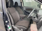 長時間の運転でも疲れにくいシートです。