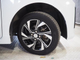 実車はアルミホイール組みの夏用タイヤを装着しています。