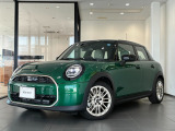MINI 5doorクーパーCが入庫いたしました。ボディーカラーは、ブリティッシュレーシンググリーンです。