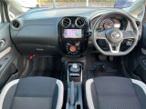 前席内装の全体像です。是非実車をご覧にお越し頂き実際にお座りください。