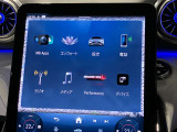 新しくなったセンターコンソールはスマートフォンを操作するような感覚でナビから車両の設定までが可能です。