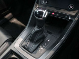 ご来店の場合、ローン審査はとても簡単です。ローンの本申し込みも運転免許証とキャッシュカードがあれば、金融機関お届け印はご不要です。