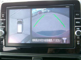 まるで上空から見下ろしているような感じで駐車が楽にできるインテリジェントアラウンドビューモニター!幅寄せが苦手な方でもサイドビューで確認することができますよ♪