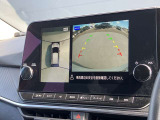 【アラウンドビューモニター】車両周辺をモニターで確認できて、駐車が苦手な人でもスムーズに駐車できます