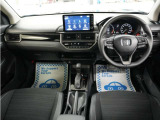 とても握りやすいステアリング!運転手の気持ちがそのまま伝わるかのような反応をしてくれます!小物入れや各ボタンの配置にこだわり、とても使いやすいです !視認性も良好なのでロングドライブもお任せ下さい!