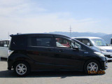 遠方のお客様は陸送にてお車のお届けも可能です。お気軽にお問い合わせください。