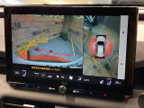 【パノラミックビューモニター】専用のカメラにより、上から見下ろしたような視点で360度クルマの周囲を確認することができます☆死角部分も確認しやすく、狭い場所での切り返しや駐車もスムーズに行えます。