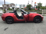 オープンカーならではのスタイルがほれぼれします。
