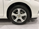 タイヤサイズは175/65R15です。