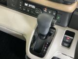 発進時から滑らかに加速する無段階変速のCVTはストップ&ゴーの多い街の中も快適です