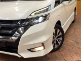 【LEDヘッドライト】悪天候や夜間走行時も良好な視界を確保し安心して運転できる高輝度LEDヘッドライトを装備!点灯速度が早く、消費電力も抑えられています。