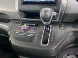 操作が簡単なシフトレバーですのでストレスなく運転が出来ますよ!