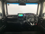 【前方視界】開放的な前方視界!運転がしやすく疲れにくいです♪窓が大きく、見通しがとっても良いおクルマですよ♪