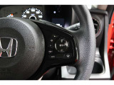Hondaセンシングの機能のひとつ、アダプティブクルーズコントロール付!アクセルから足を離しても設定したスピードと前車との車間を保ち走行してくれます!車線維持もアシスト☆高速道路で疲労軽減ですね☆