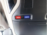 専用ボタンでコールセンターへ接続。状況に応じて緊急車両の要請やロードサービスへの取次ぎを行います。また重大事故の際に、自動的にコールセンターにつながり、緊急車両やドクターヘリを要請します。(要申込)