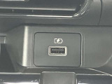 USBソケット装備!走行中にスマートフォンやタブレット端末を充電する事ができます(^^)v