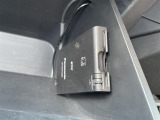 【ETC】有料道路を利用する際に料金所で停止することなく通過できる、ETC車載器(ノンストップ自動料金収受システム機器)が装備されています。セットアップを行うことで利用可能になります。