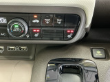 運転席/助手席シートヒーターで寒い日もすぐに温かくなり快適に過ごせます。2段階の温度調整が可能です