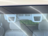 【スマートブレーキサポート】走行中に前方の車両等を認識し、衝突しそうな時は警報とブレーキで衝突回避と被害軽減をアシスト。より安全にドライブをお楽しみいただけます。