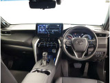 オシャレなインテリアで運転する気分も盛り上がりますよね^^