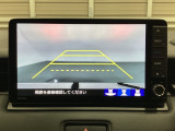 バックでの車庫入れも安心です!リアカメラが付いているバックモニター付のナビを装備しております。操作線もついており距離感も画面から確認できます。