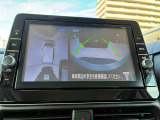 アラウンドビューモニターがナビゲーションに映るのでバック駐車も安心いただけます。