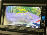 【バックカメラ】駐車時に後方がリアルタイム映像で確認できます。大型商業施設や立体駐車場での駐車時や、夜間のバック時に大活躍!運転スキルに関わらず、今や必須となった装備のひとつです!