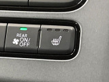 【シートヒーター】寒い日に重宝するシートヒーター!エアコンより早く温まってくれるので寒がりの人も安心ですね♪エアコンの温風は乾燥するから苦手、という方にもをおすすめです。