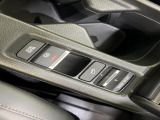 電子パーキングとブレーキホールドが付いています。停止時に自動でパーキングブレーキが効くので運転が楽になります。