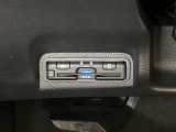 ハンドルの左下にETCがついています。高速道路の料金所の通過も楽々です。カードの取り出しもしやすい場所についています。