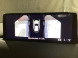 左右の前輪付近を拡大し確認も可能です。狭い場所を通行する際や、車を路肩に寄せる際に重宝します♪
