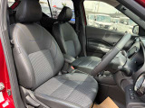 体にフィットし運転する楽しさを感じられるシートです