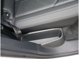 Audi正規ディーラーが高品質をお約束。高度な訓練・教育を受けたAudi専任メカニックが、100項目にもおよぶ精密な点検を実施いたします。すべてをクリアしたAudi車だけが、あなたのお手元に届けられるのです。