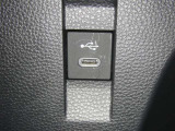 【充電用USB端子】デバイスの充電に便利です。※実際の接続端子は写真で確認or店舗までご気軽にお問合せください♪