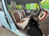 運転席シート廻りは使用感も少なく、良好な状態となっています。丁寧に使われていたことがよくわかりますね。