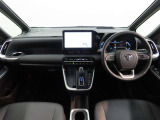 見通しのよいすっきりとした視界で、誰でも運転しやすいです。運転のしやすさは疲れにくさにも繋がりますよ♪