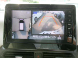 アラウンドビュ-モニタ-装備。上から見下ろしているような映像が表示されるので、車庫入れ時にも安心です!確認しずらい障害物等も視認しやすいですね^^