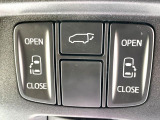【両側パワースライドドア】スマートキーや運転席のスイッチで後席両側スライドドアの開閉が可能♪電動だから力を入れてドアを開ける必要が無く、小さなお子様でも簡単に開け閉めでき快適です♪