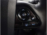 ステアリングスイッチではクルーズコントロール操作が可能です。運転中のご利用は十分にご注意ください。