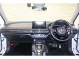 操作性に優れた運転席となります!小物入れや各ボタンの配置にこだわり、使いやすいです!座り心地もよく視認性も良好なのでロングドライブもお任せ下さい!