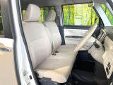 運転席シート廻りは使用感も少なく、良好な状態となっています。前オーナー様が丁寧に使っていたことがよくわかりますね。