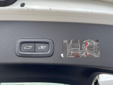 【パワーバックドア】スマートキーや運転席のボタンを押すだけでリアゲートが自動で開閉します!荷物を持っている時や、高い位置にあるバックドアを閉める際に便利な機能です。
