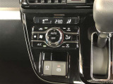 オートエアコンを装着しておりますので車内をお好みの快適な温度に保つことが可能です!